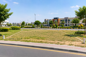 8 Marla plot for sale in Bahria Town Lahore Sector C near commercial zone