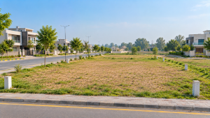 10 Marla plot for sale in Sector D, Bahria Town Lahore